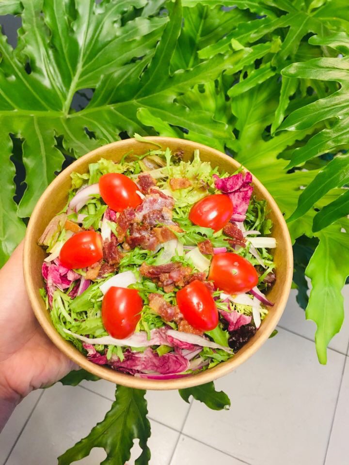 Salad thịt xông khói