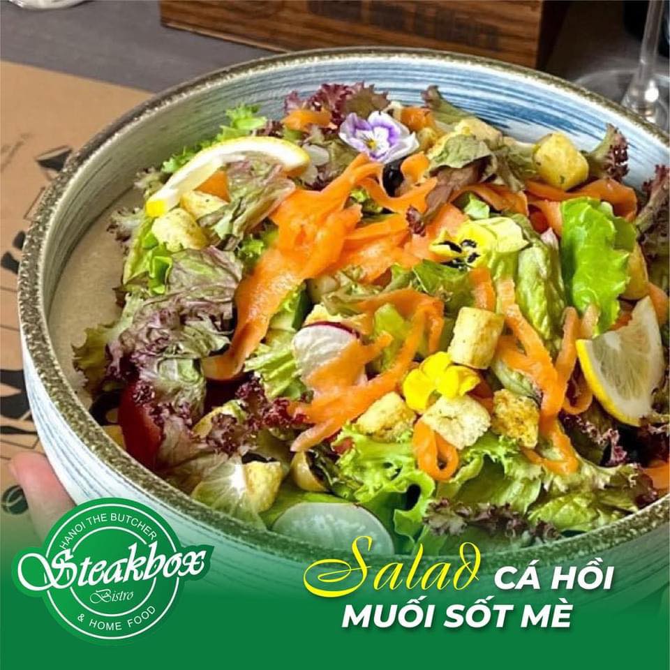 Salad cá hồi muối sốt mè